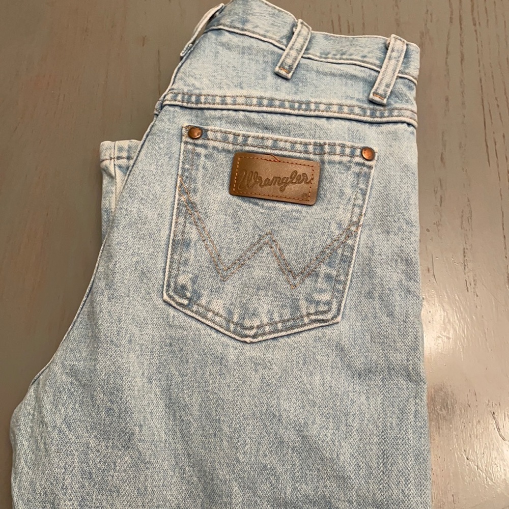 EUC Women’s Wrangler jeans light blue size 9X30
